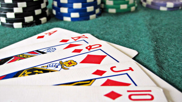 Poker-Blatt und Spiel-Chips